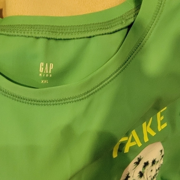 GAP Kids boys Kelly Green rashguard. Size XL. Great used condition. - Picture 3 of 3